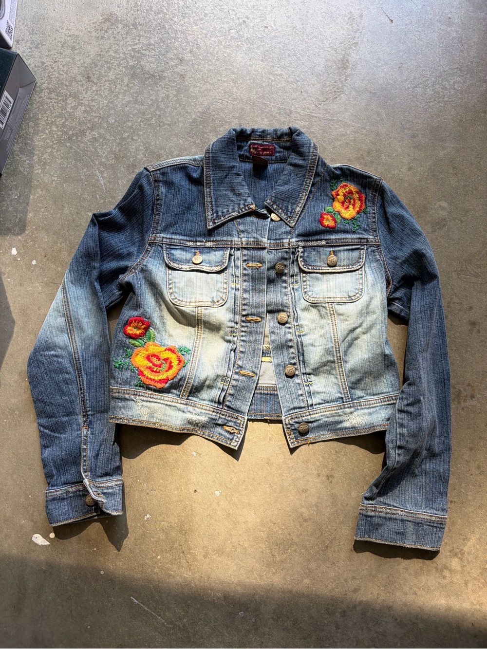 Vintage cropped Blue Denim Jacket with Rose Embroidery